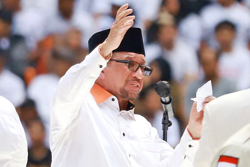 Ketua Majelis Syuro PKS, Habib Salim, saat memberikan orasi politik pada Kampanye Akbar AMIN, Sabtu, 10/02/2024 di Jakarta International Stadium (JIS), Jakarta