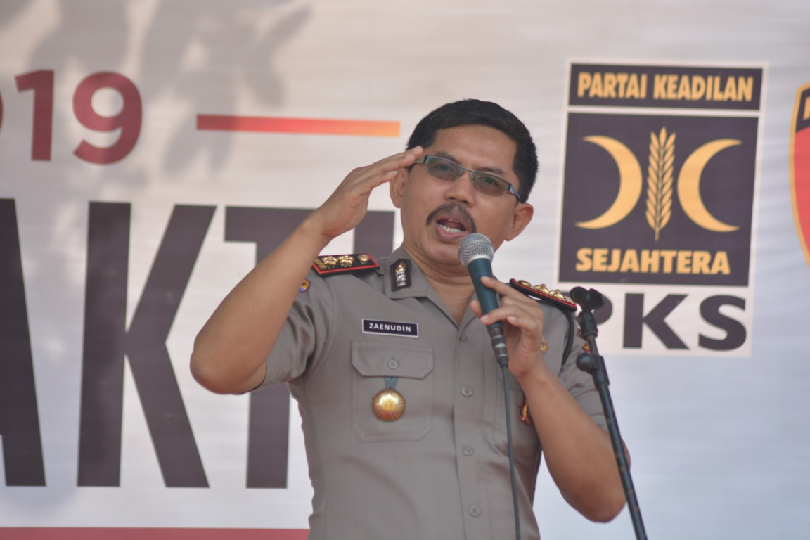 Wakil Direktur Ditbinmas Polda Banten, AKBP Zainudin saat memberikan arahan tentang Bela Negara dan Pancasila di Kembara PKS Banten, Sabtu (14/12) (dok PKS Banten)