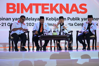 FOTO :  Sesi 9 Membangun Kepemimpinan Publik yang Disiplin, Berakhlak dan Melayani