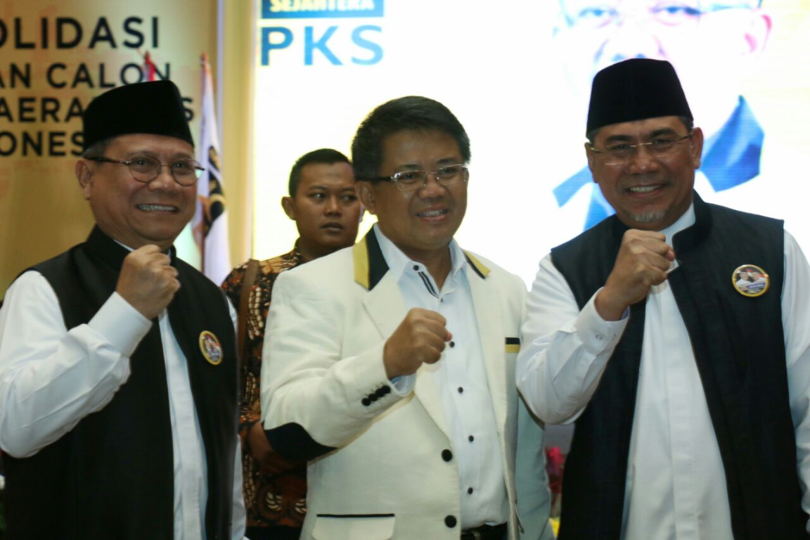 Calon gubernur dan wakil gubernur Maluku Utara Muhammad Kasuba-Majid Husen (MK-Maju) bersama Presiden PKS Mohamad Sohibul Iman (PKSFoto)