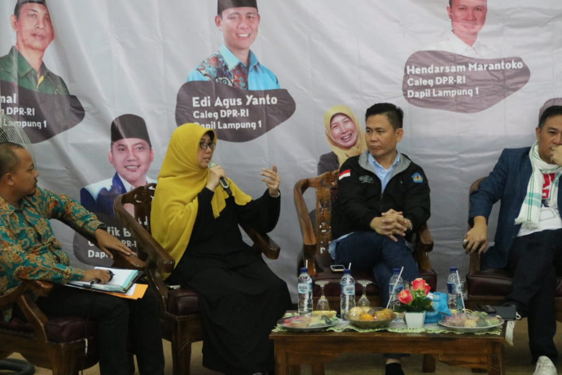 Calon Anggota Legislatif DPR RI Detti Febrina dalam acara 'Ngobrol Bareng Caleg' di Universitas Lampung, Sabtu (16/03/2019).
