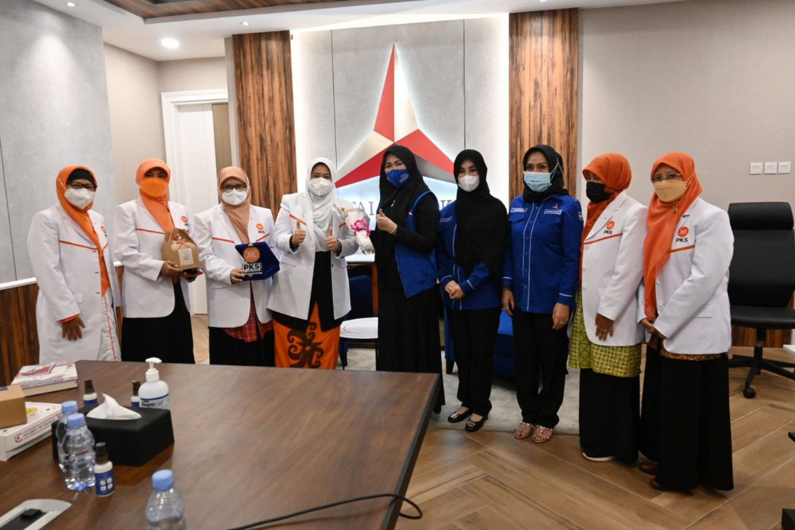 Bidang Perempuan dan Ketahanan Keluarga (BPKK) DPP Partai Keadilan Sejahtera (PKS) mengunjungi kantor DPP Partai Demokrat di Jakarta Pusat (Donny/PKSFoto)