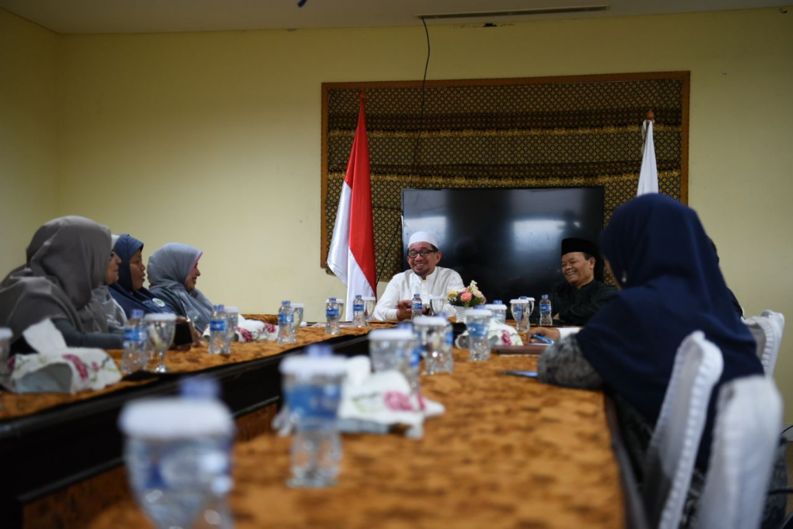 Ketua Majelis Syuro Partai Keadilan Sejahtera Habib Salim Segaf Al Jufri dan jajaran dalam acara silaturahim dengan Pengurus Wanita Organisasi Al-Irsyad, Jakarta, Rabu (6/03/2019). (Hamid/PKSFoto)