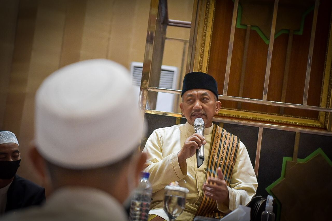 Presiden PKS Ahmad Syaikhu saat memberikan ceramah Subuh di Masjid Islamic Centre NTB, Ahad (6/12/2020) (Arief/PKSFoto)
