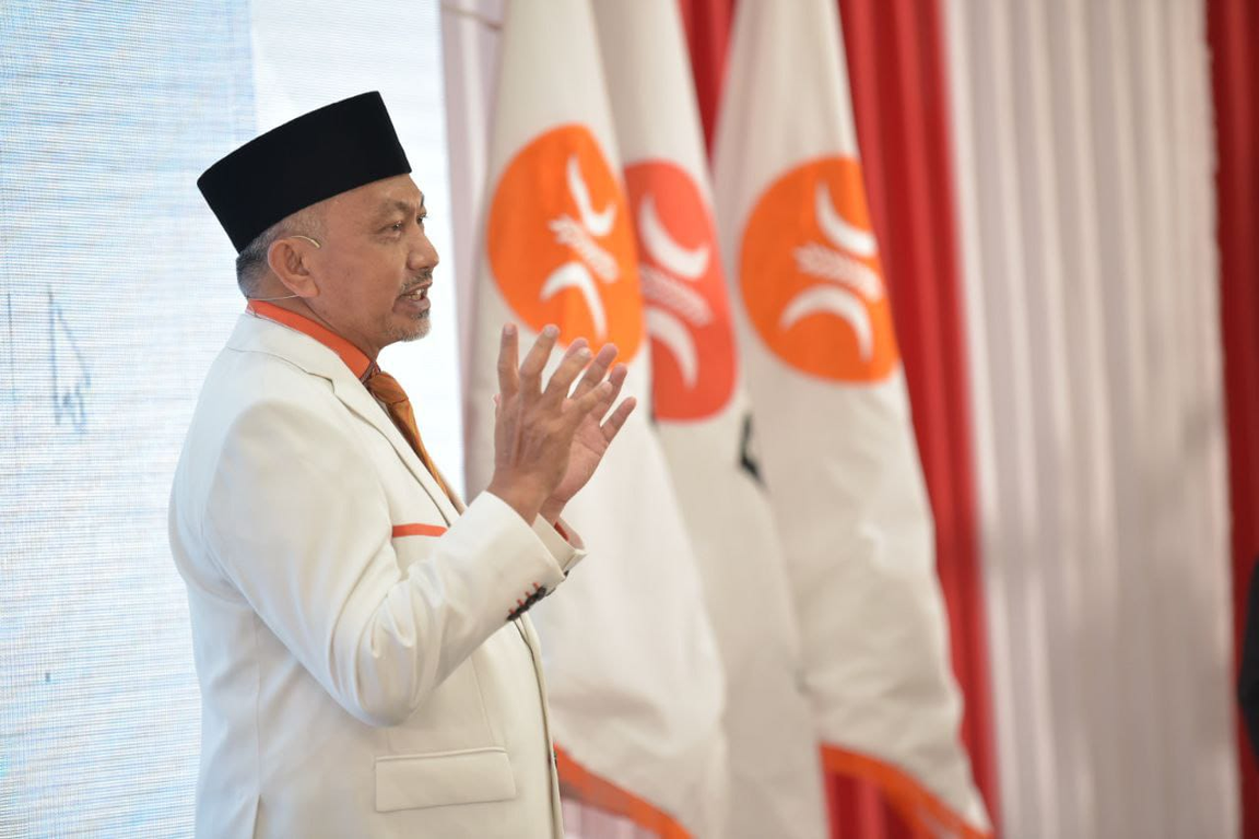Presiden PKS Ahmad Syaikhu memberikan pidato politik dalam Musyawarah Wilayah serentak se-Indonesia secara virtual, Ahad (27/12/2020) (Donny/PKSFoto)