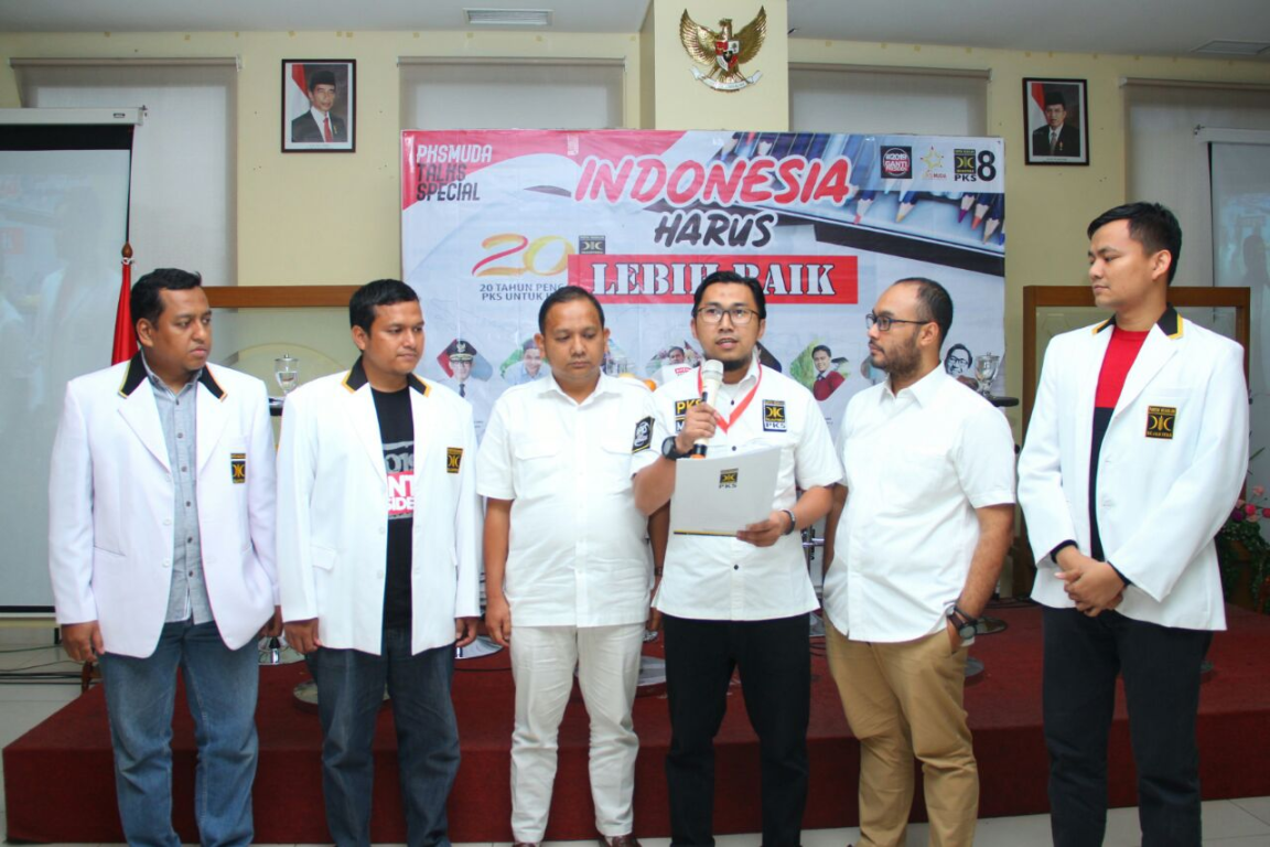 Deklarasi Koalisi Indonesia Muda oleh PKS Muda dan Pemuda Gerindra di kantor DPP PKS, Kamis (10/5) (Donny Abuy/PKSFoto)