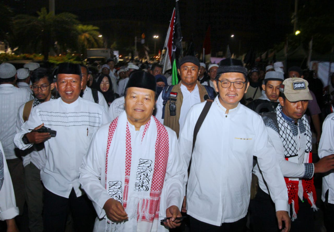Wakit Ketua Majelis Syuro , Hidayat Nur Wahid dan Sekjen PKS, Mustafa Kamal, bergabung bersama massa Reuni 212 di Monas, Jakarta, Ahad, (02/12/2018).