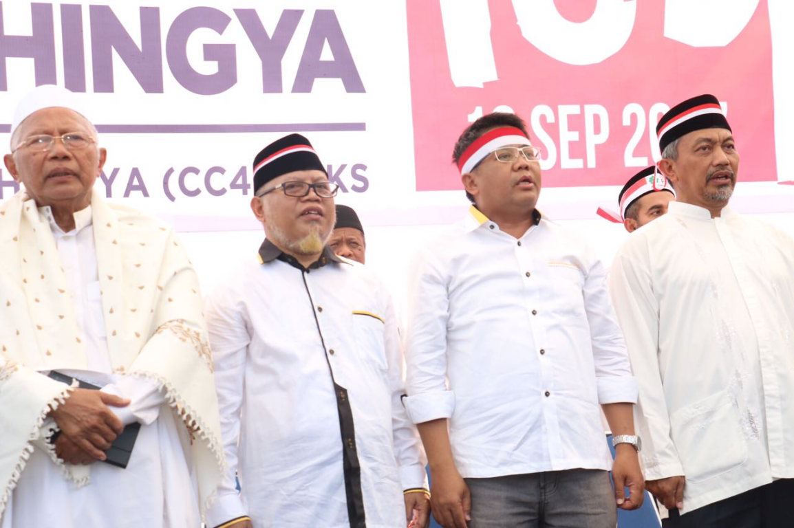 (ki-ka)  KH Abdur Rasyid Abdullah Syafii, Ketua DSP PKS KH Surahman Hidayat, Presiden PKS Mohamad Sohibul Iman, Wakil Wali Kota Bekasi Ahmad Syaikhu dalam Aksi Bela Rohingya, Sabtu (16/9). (PKS Foto)