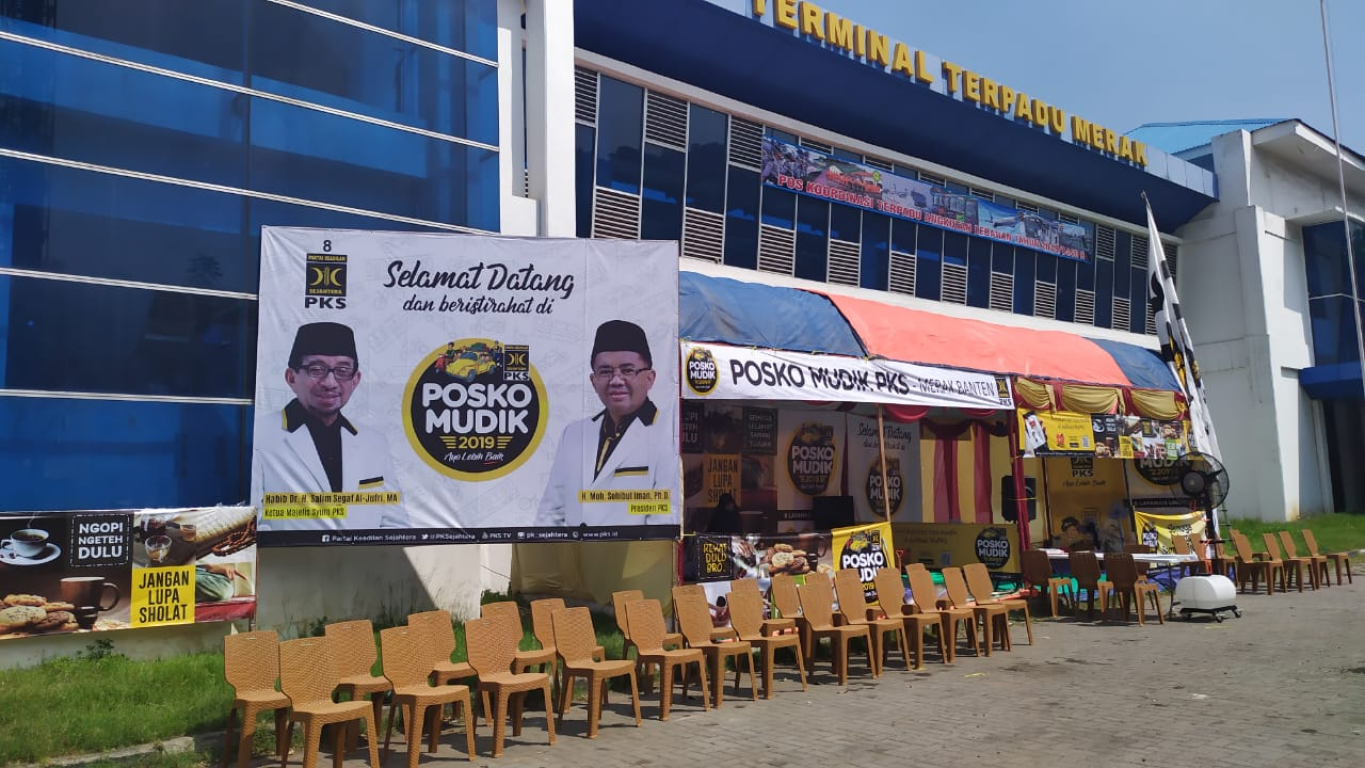Posko Mudik PKS di Terminal Terpadu Merak, Banten (Donny/PKSFoto)