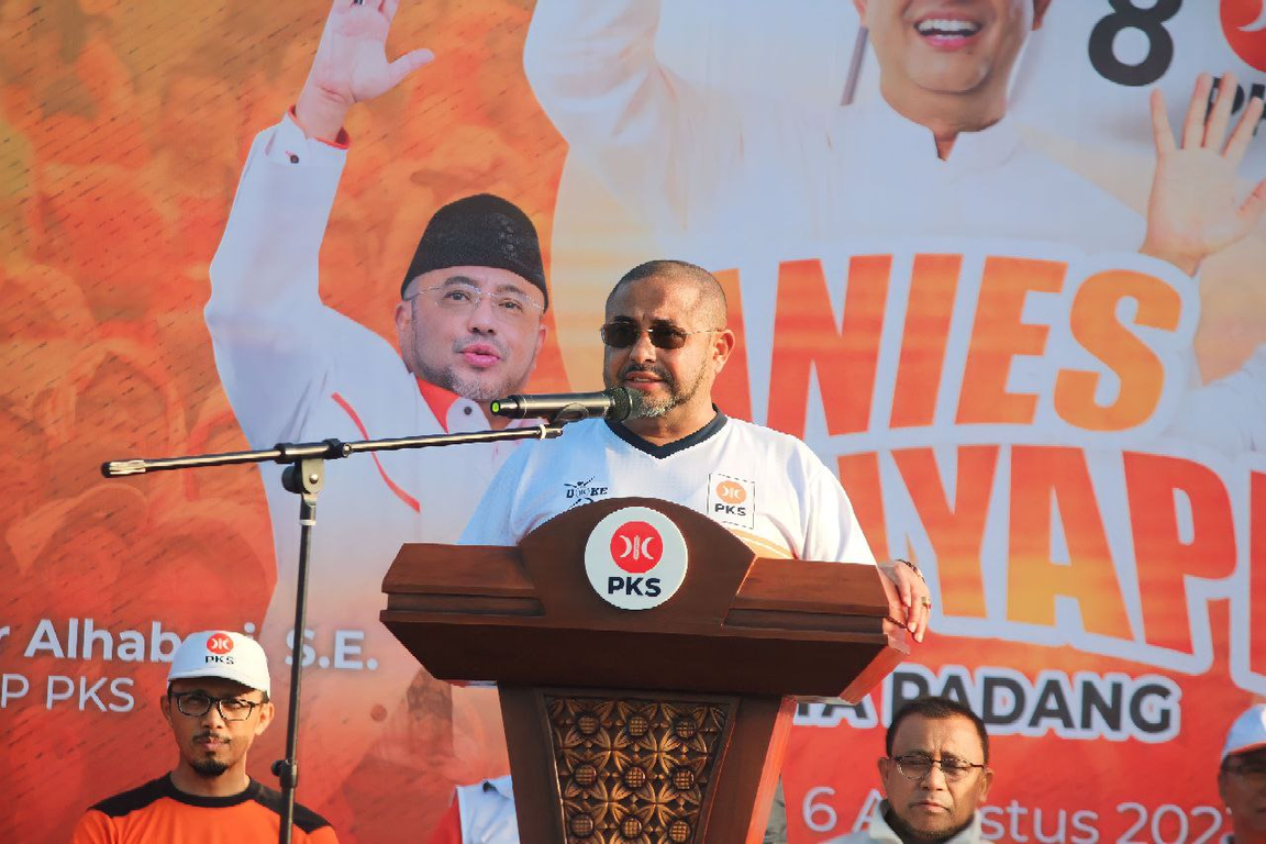 Sekretaris Jenderal (Sekjen) PKS Habib Aboe Bakar Al Habsyi menjadi inspektur Apel Siaga PKS Sumatera Barat. (PKSFoto/Alris)