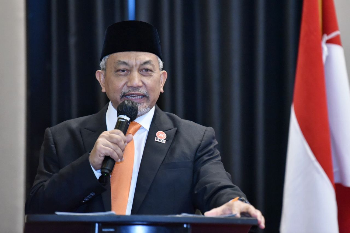 Presiden Partai Keadilan Sejahtera Ahmad Syaikhu memberikan sambutan dalam Dialog Forum Kerukunan Umat Beragama yang diselenggarakan oleh DPP PKS (Donny/PKSFoto)