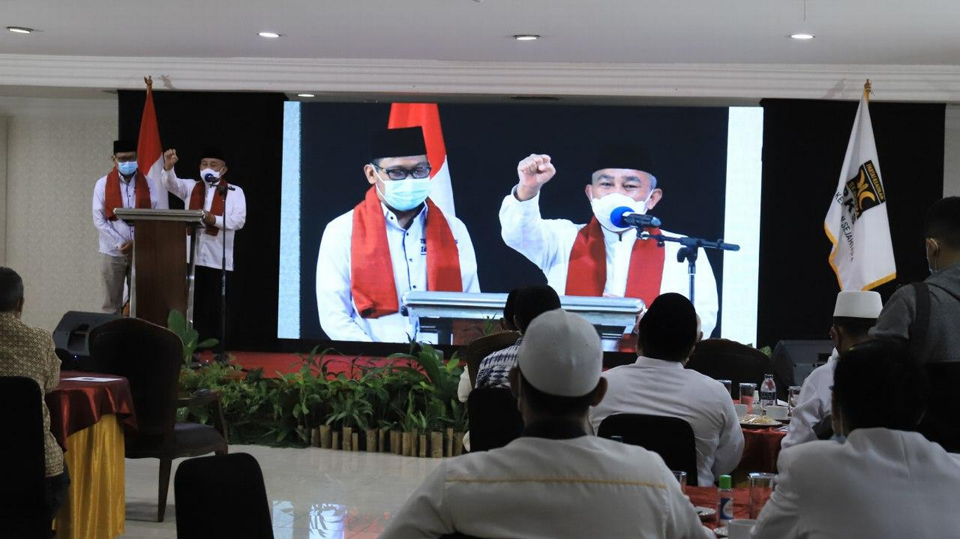 Muhammad Idris dan Imam Budi Hartono saat menghadiri acara Konsolidasi Nasional PKS Pemenangan Pilkada 2020, Depok, Kamis (06/11/2020). (Mahmud/PKSFoto)