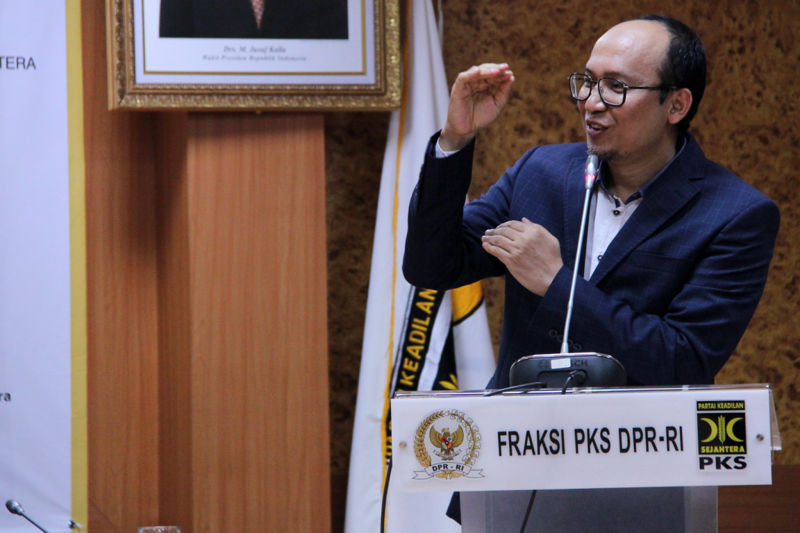 Anggota Komisi XI dari Fraksi PKS Ecky Awal Mucharam
