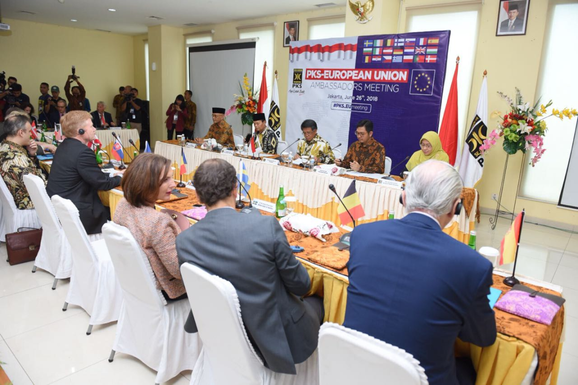 Pertemuan DPTP PKS dengan delegasi Duta Besar Negara-negara Uni Eropa di kantor DPP PKS, Jakarta, Selasa (26/6) (PKSFoto)