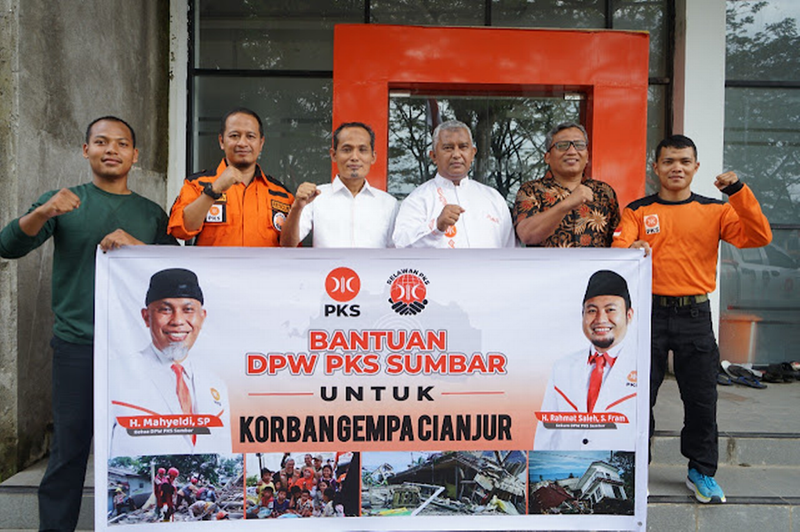 Penyaluran Bantuan Korban Gempa Cianjur dari DPW PKS Sumatera Barat