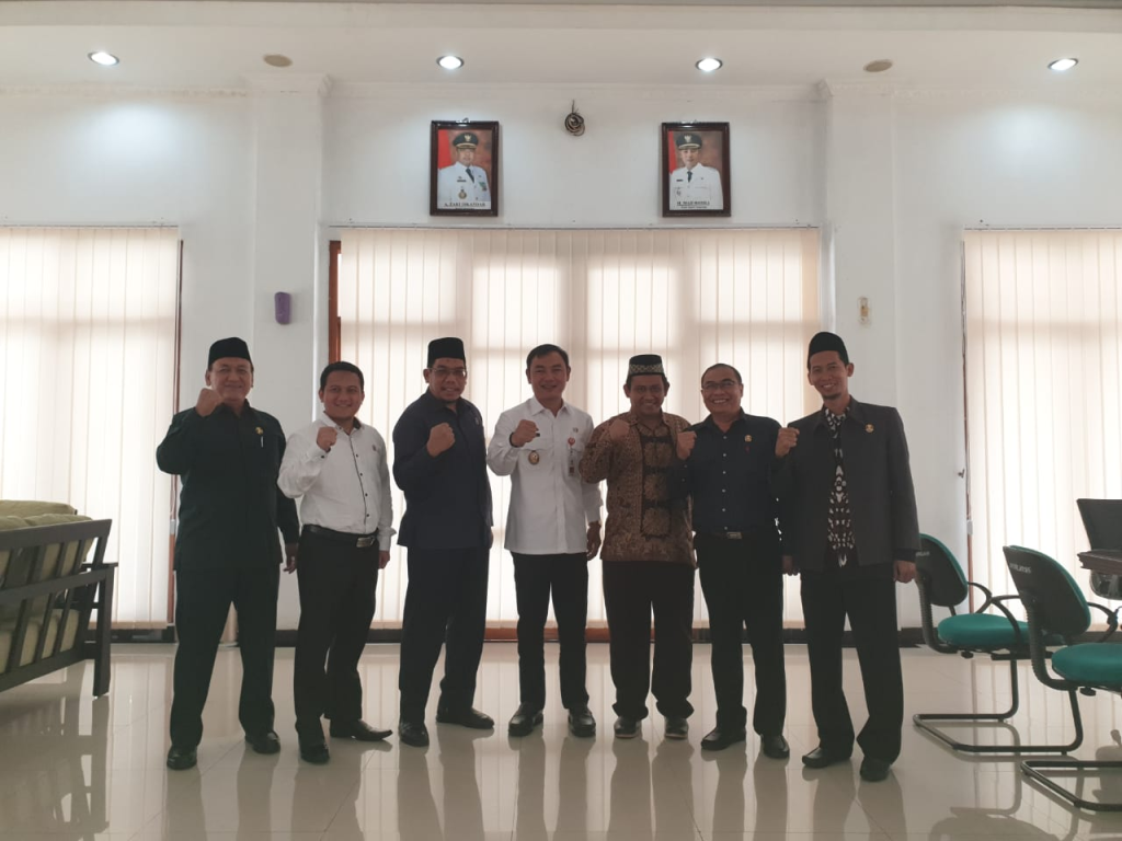 Jajaran Anggota FPKS DPRD Kab Tangerang dengan Wakil Bupati Wakil Bupati Mad Romli (Humas PKS Kab Tangerang)