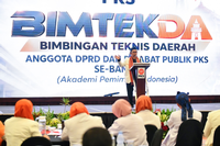 FOTO : Presiden PKS AMY Hadiri BIMTEKDA Anggota DPRD dan Pejabat Publik se Provinsi Banten