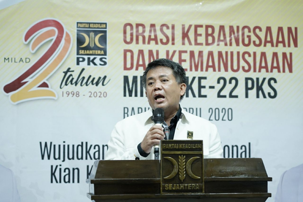 Presiden PKS Mohamad Sohibul Iman memberikan Orasi Kebangsaan dan Kemanusiaan Milad ke-22 PKS di Jakarta, Rabu (22/4) (Donny/PKSFoto)