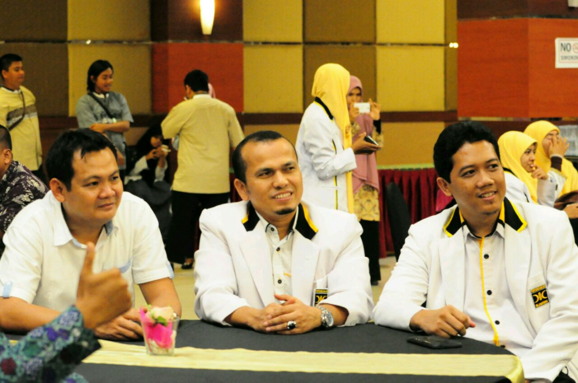 Ketua Bidang Humas DPW PKS Riau Muhammad Sabarudi (tengah) (dok ist)