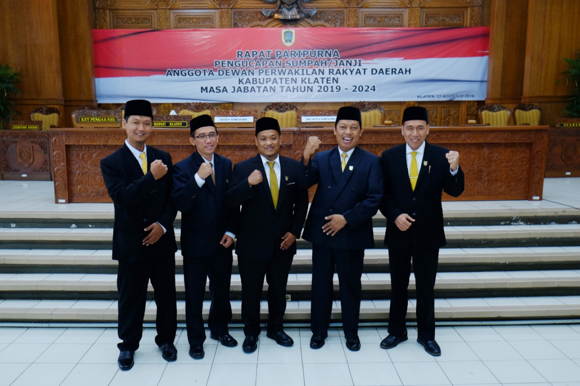 Lima Anggota Fraksi PKS DPRD Kabupaten Klaten usai dilantik di Gedung DPRD Kabupaten Klaten, Kamis (22/8) (Dwi Herry/PKSFoto)