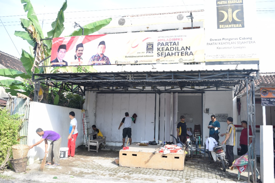 PKS Laweyan bersih-bersih DPC