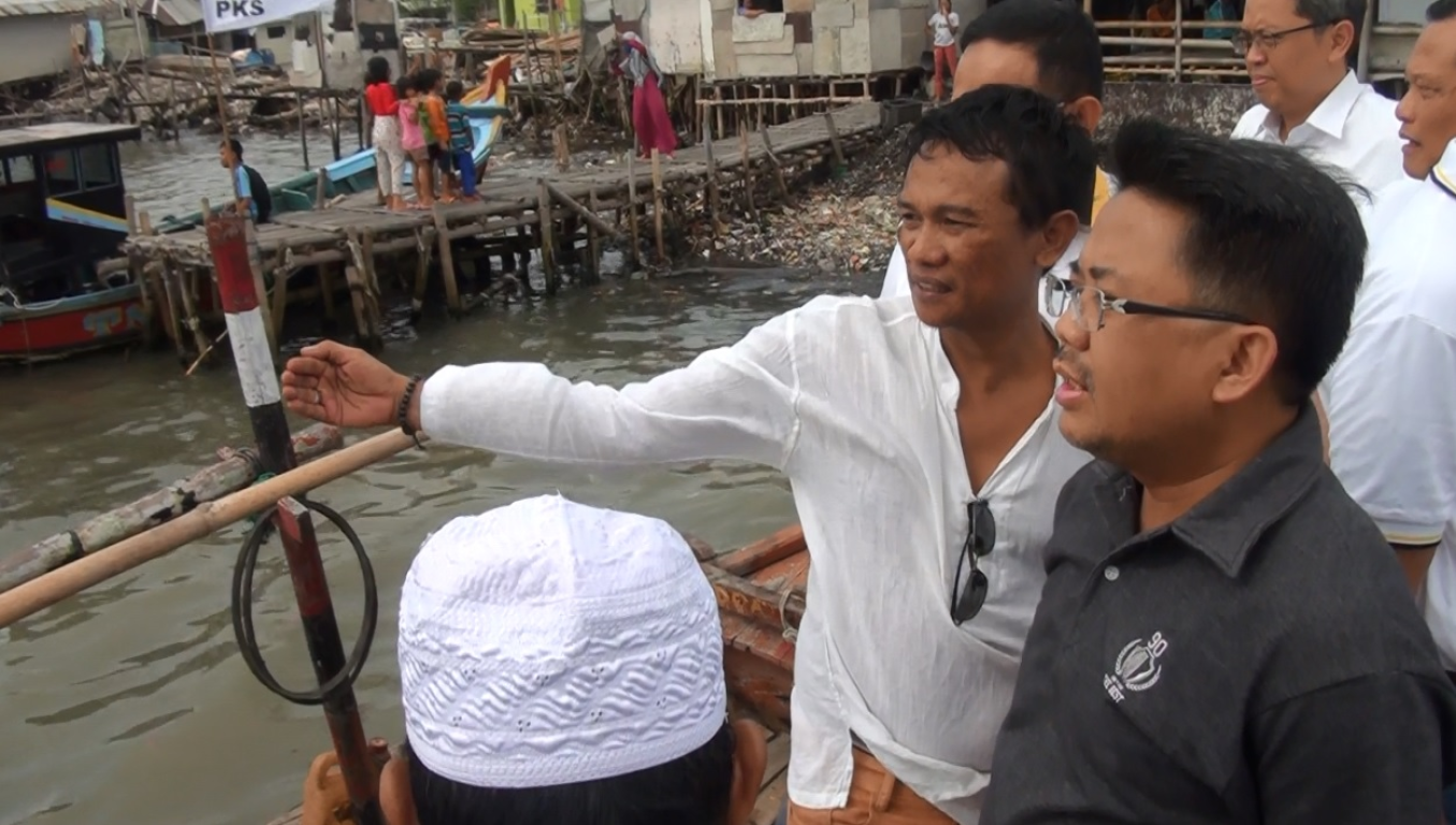 Presiden PKS Mohamad Sohibul Iman saat mengunjungi Luar Batang