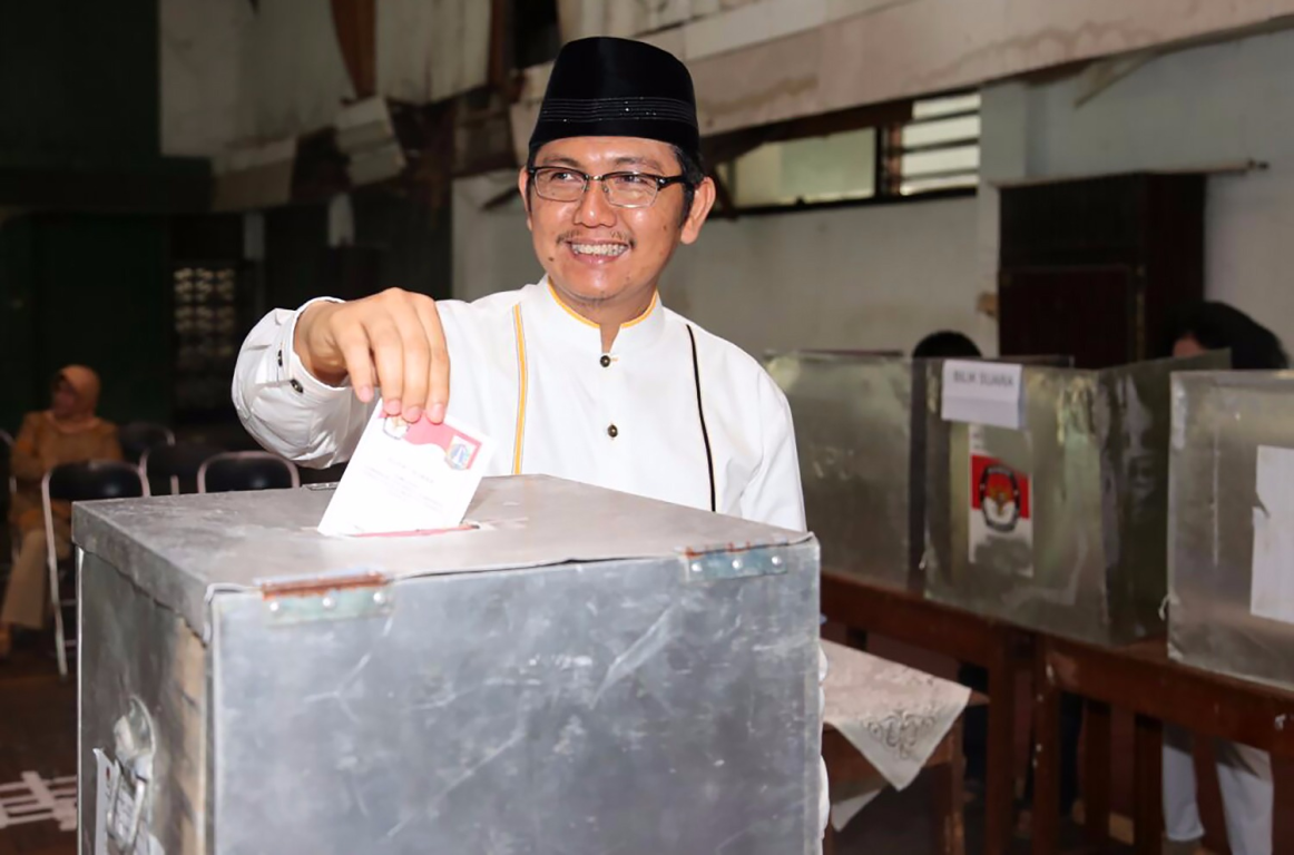 Sekjen PKS Mustafa Kamal memilih di TPS 078, Perumahan Pondok Bambu Asri, Jakarta Timur (Donny/PKSFoto)