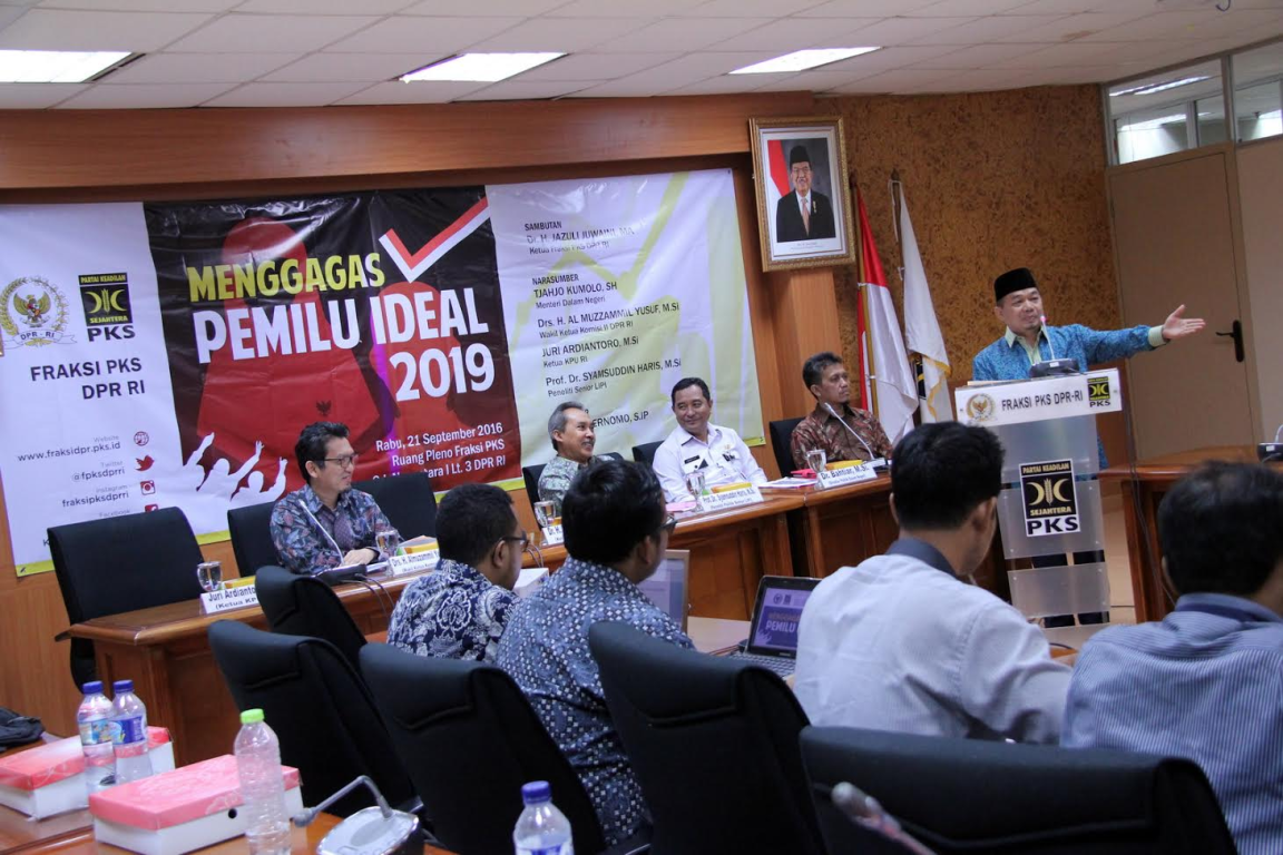 Suasana Focus Group Discussion (FGD) di Fraksi PKS DPR RI
