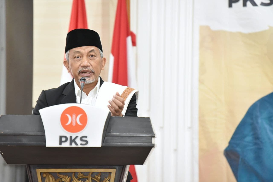 Presiden PKS Ahmad Syaikhu saat memberikan sambutan di acara peringatan Maulid Nabi Muhammad, Kamis (28/10/2021). (Donny/PKSFoto)