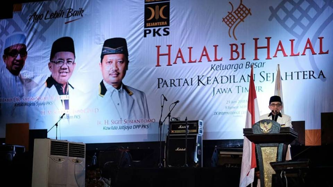 Ketua Majelis Syuro PKS Habib Salim Segaf Al Jufri memberikan taujih dalam Halalbihalal kader dan simpatisan PKS Jawa Timur di Surabaya, Sabtu (23/6) (dok Humas PKS Jatim)