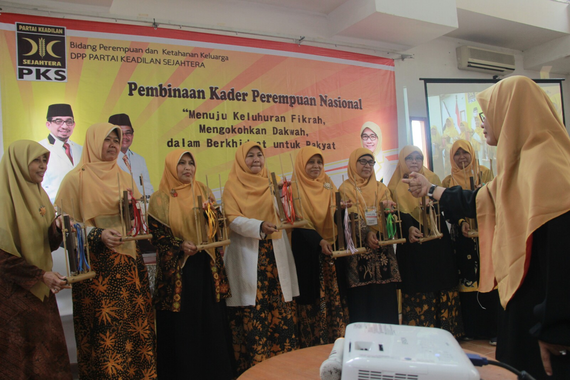 Peserta Pembinaan Kader Perempuan BPKK PKS, Depok, Ahad (27/11/2016)