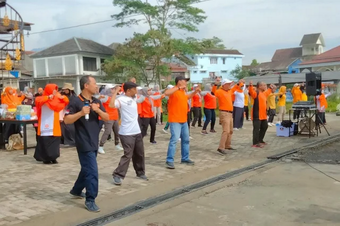 Acara senam bersama PKS di Kabupaten Magelang (Sumber: krjogja)