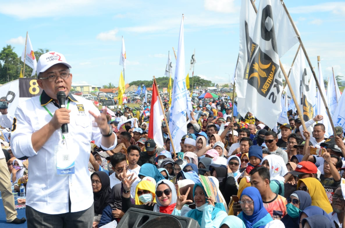Presiden PKS Saat Orasi Dalam Kampanye di Cilegon, Banten. Sabtu (30/3). (Donny/ PKS Foto)