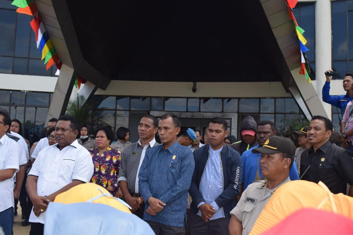 M Taslim dan La Ode Taslim turut menerima aksi mahasiswa Sorong Raya (IST)
