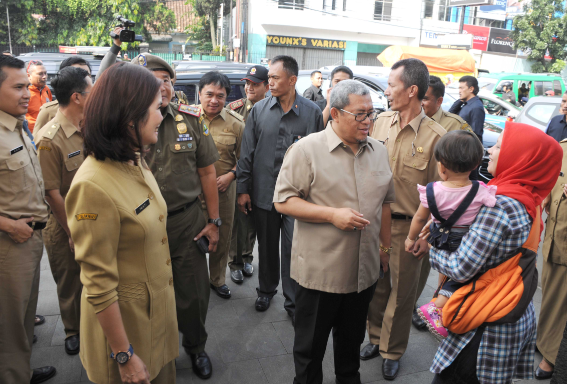 Gubernur Jawa Barat Ahmad Heryawan (Aher)