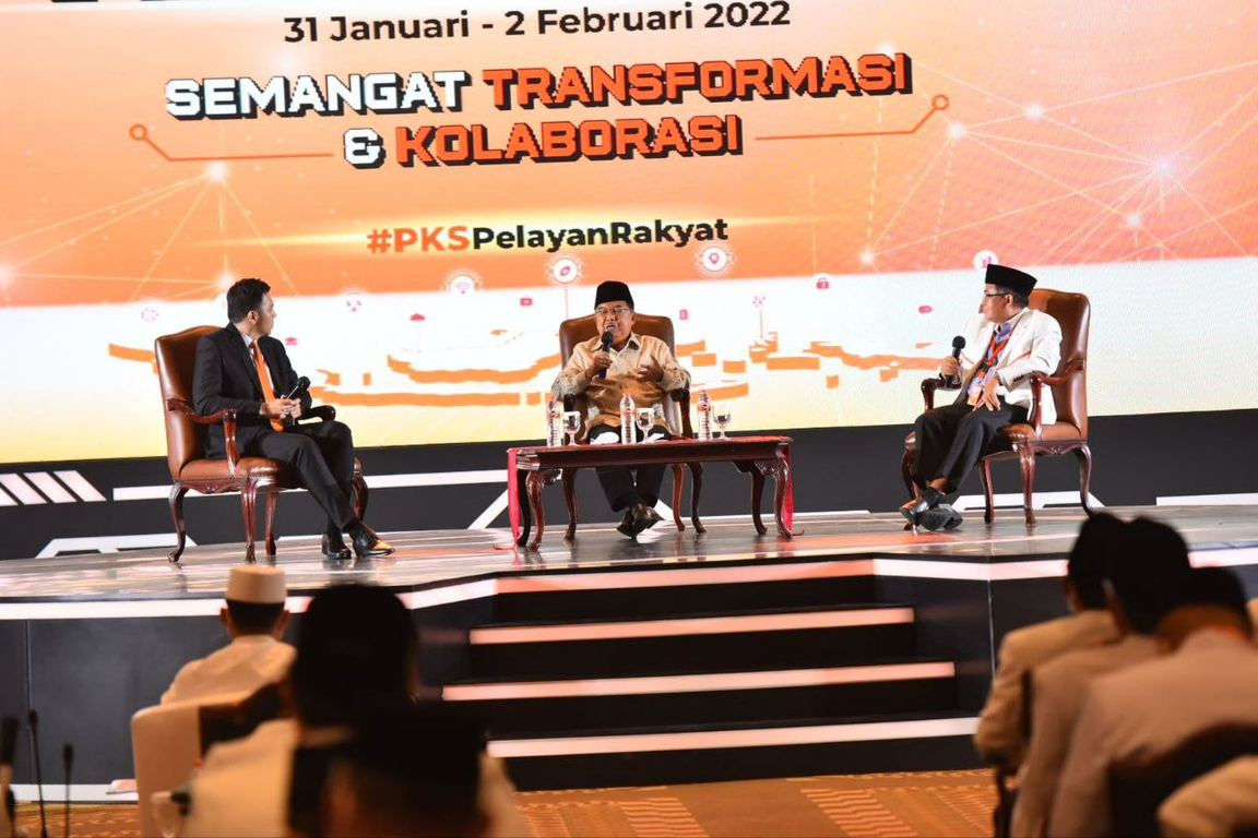 Mantan Wakil Presiden Jusuf Kalla dan Wakil Ketua Majelis Syura PKS Mohamad Sohibul Iman menjadi narasumber Dialog Kebangsaan di Rakernas PKS, Senin (31/1) (PKSFoto)