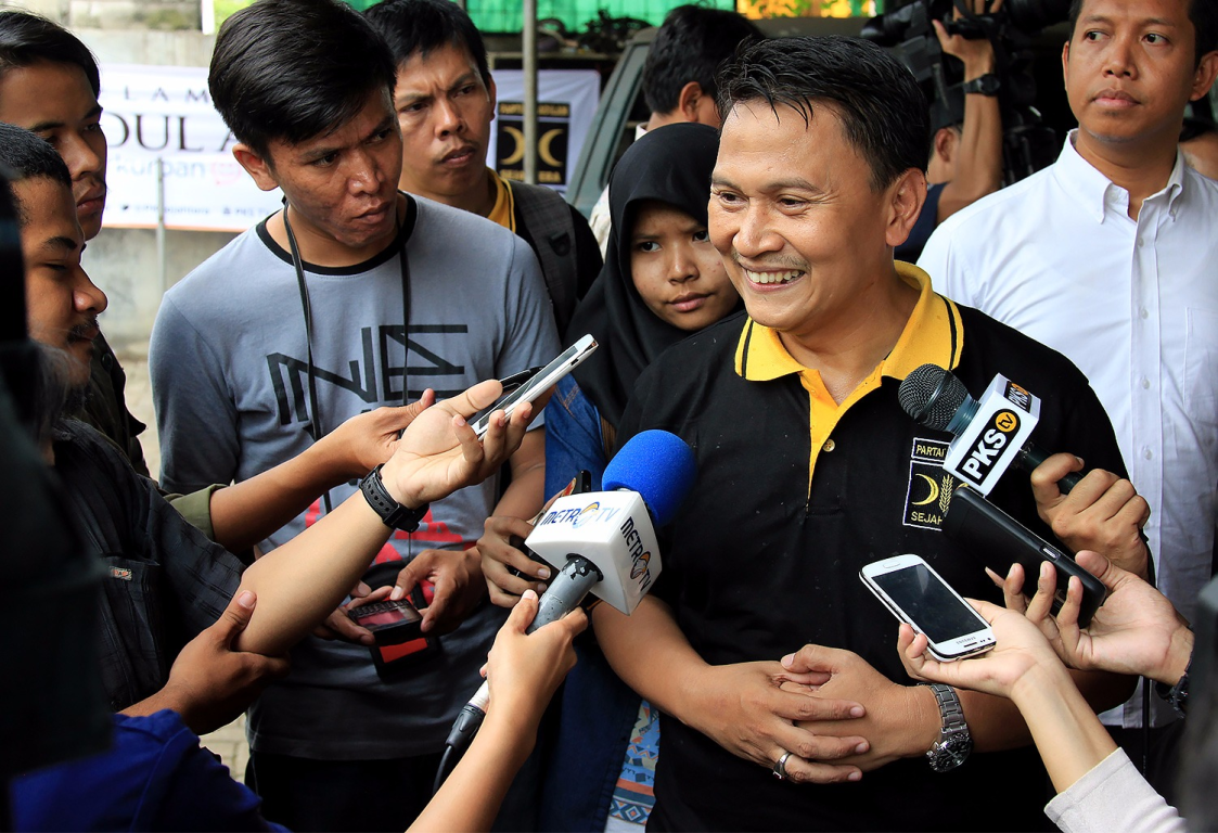 Bakal calon wakil gubernur DKI Jakarta Mardani Ali Sera usai menyembelih hewan kurban di kantor DPP PKS