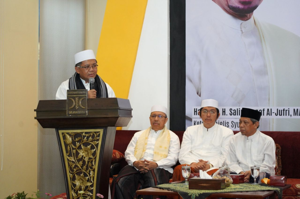 Presiden Partai Keadilan Sejahtera Mohamad Sohibul Iman memberikan sambutan dalam acara Peringatan Maulid Nabi, Jakarta, Ahad (29/12/2019). (Donny/PKSFoto)