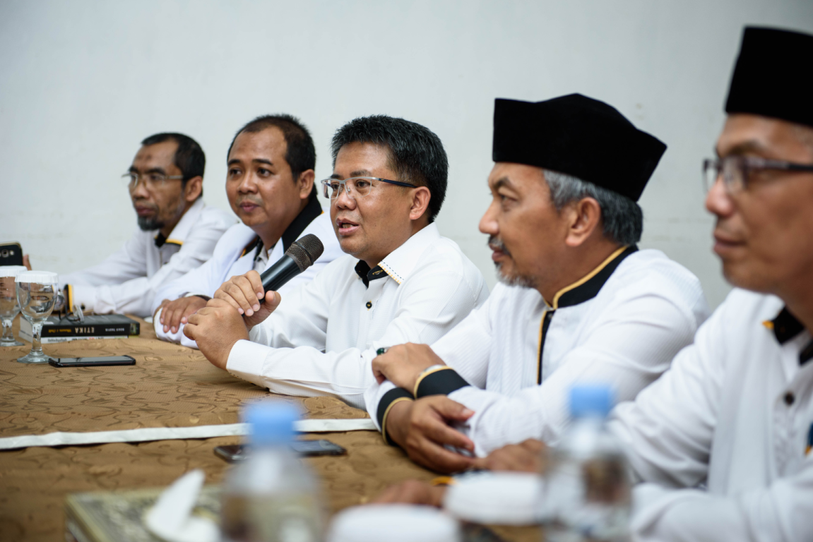 Presiden PKS Mohamad Sohibul Iman (tengah). Foto: M.Hilal/ PKSFoto