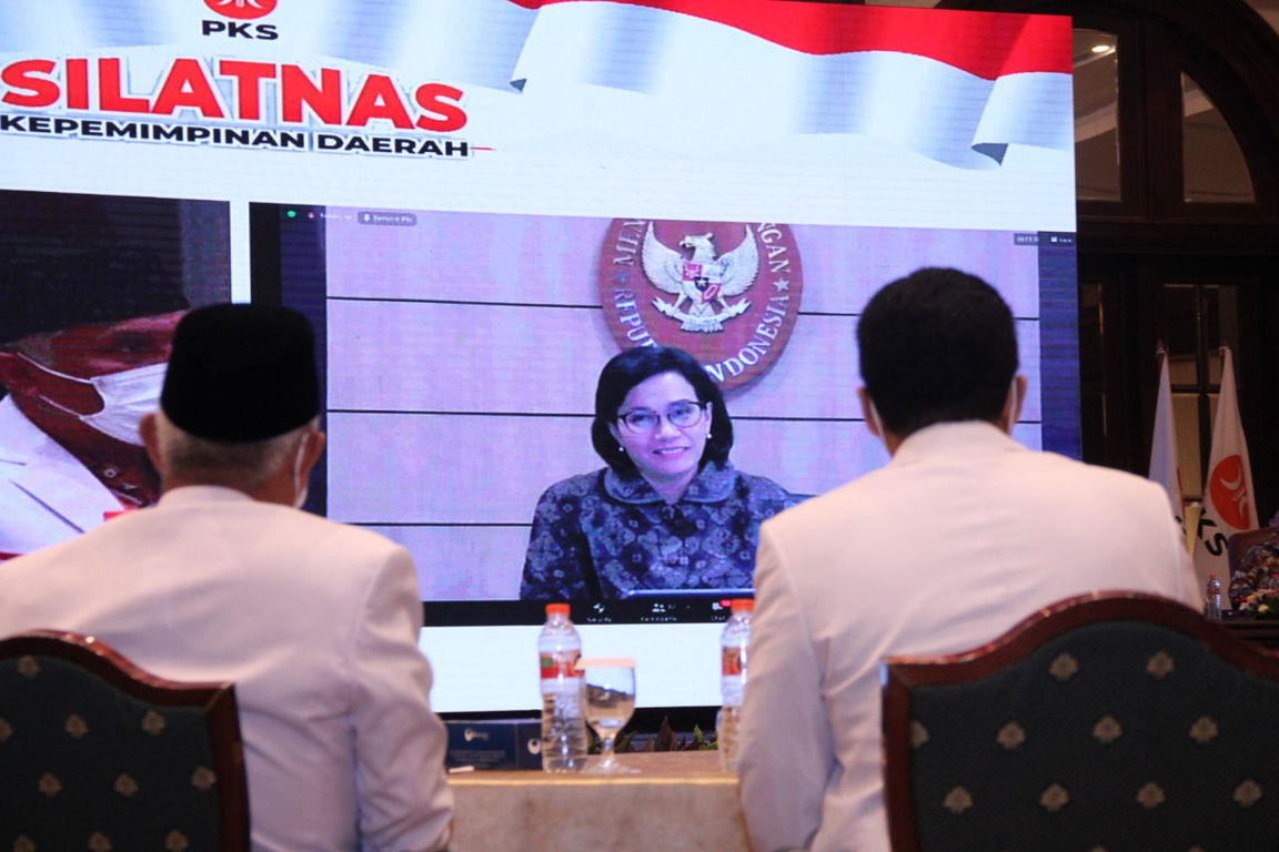 Menteri Keuangan Sri Mulyani menyampaikan paparan tentang ekonomi nasional di Silatnas Kepemimpinan Daerah DPP PKS, Sabtu (20/3) (PKSFoto)