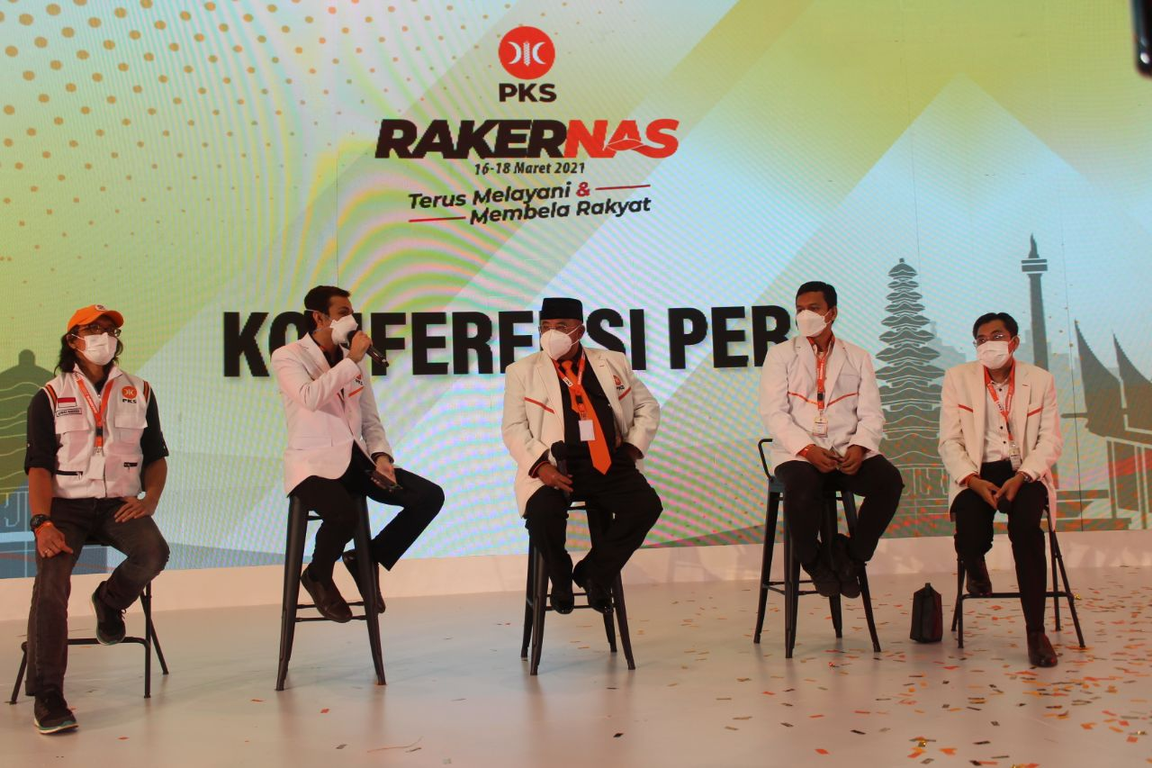 Kabid Kepemudaan DPP PKS Gamal Albinsaid memberikan keterangan pers pada puncak Rakernas di Jakarta, Kamis (18/3) (Alris/PKSFoto)