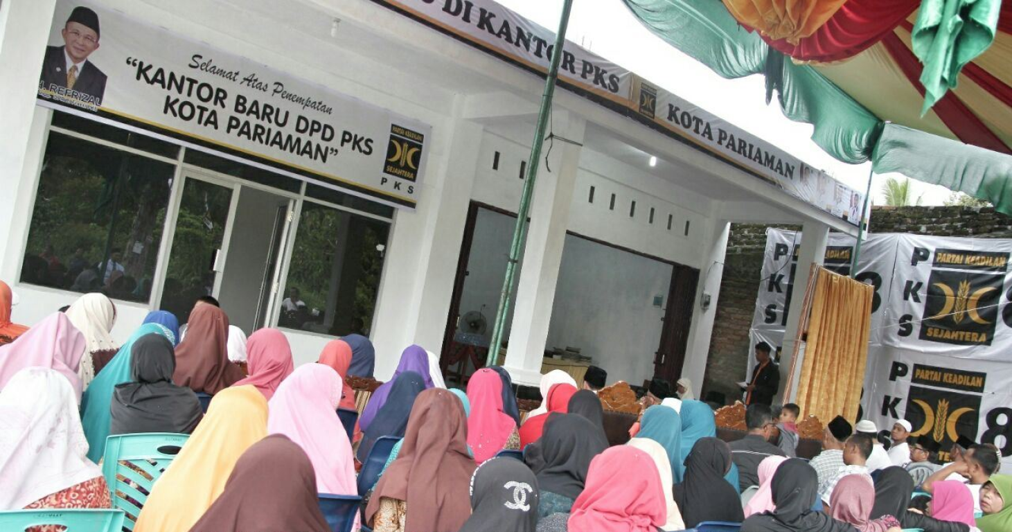 Refrizal meresmikan kantor Dewan Pengurus Daerah (DPD) Partai Keadilan Sejahtera (PKS) Kota Pariaman
