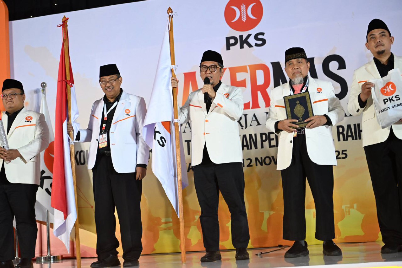 Presiden PKS, Al Muzammil Yusuf resmi membuka Rakernas 2025 di Jakarta,  Senin, (10/11/2025)