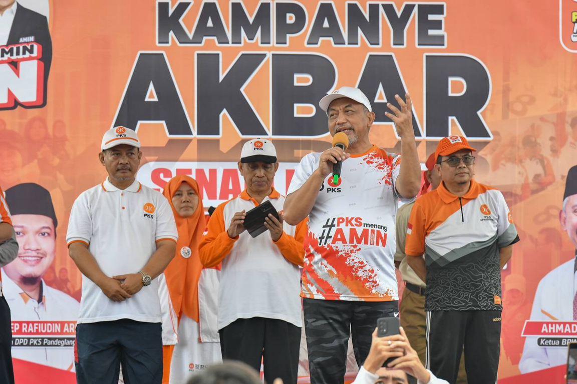Presiden PKS Ahmad Syaikhu pada kegiatan Kampanye Akbar dan Senam Bersama PKS Banten. (PKSFoto/Donny)