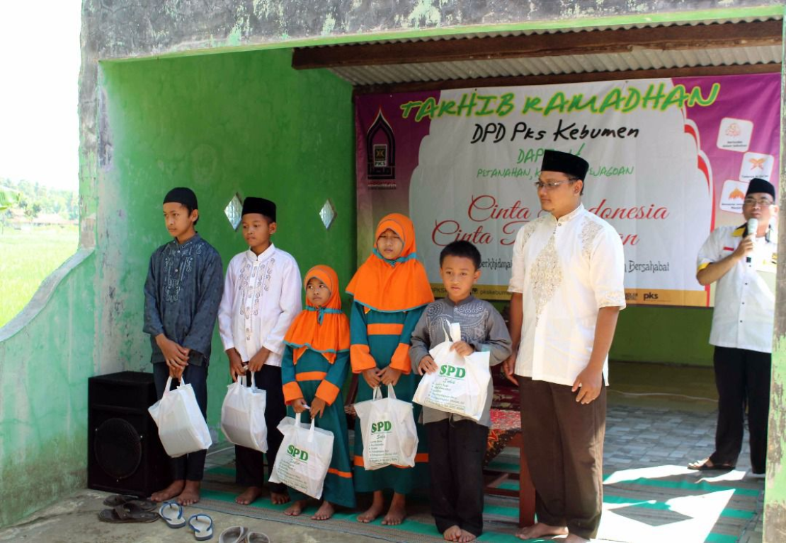 Santunan yatim di PKS Kebumen