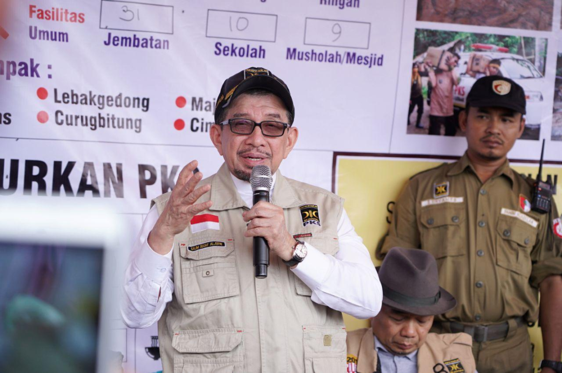 Ketua Majelis Syuro Partai Keadilan Sejahtera Habib Salim Segaf Al Jufri saat memberikan sambutan dalam agenda kunjungan ke Kampung Somang, Lebak, Banten, Senin (13/01/2020). (Donny/PKSFoto)