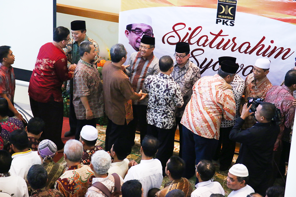 Ribuan kader Partai Keadilan Sejahtera (PKS) menghadiri halal bihalal 