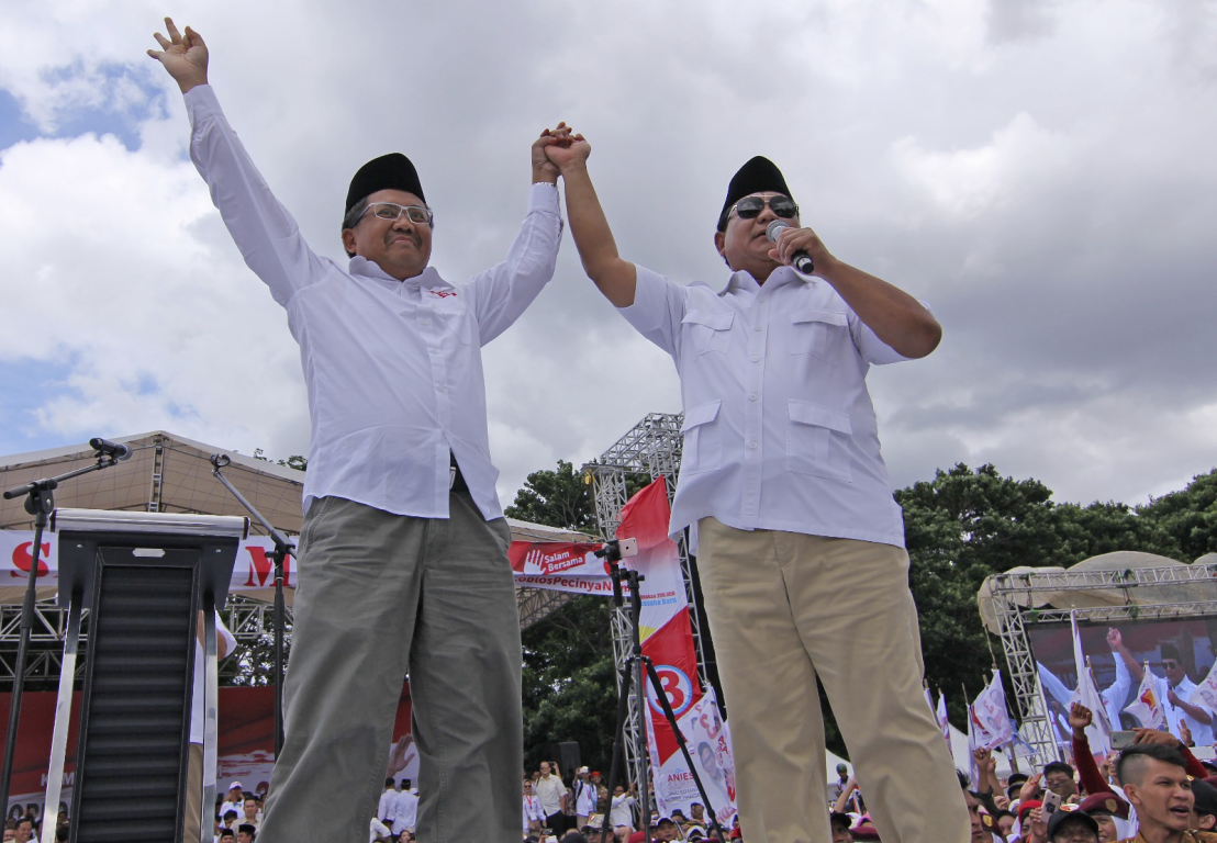 Presiden PKS Mohamad Sohibul Iman dan Ketua Dewan Pembina Partai Gerindra Prabowo Subianto
