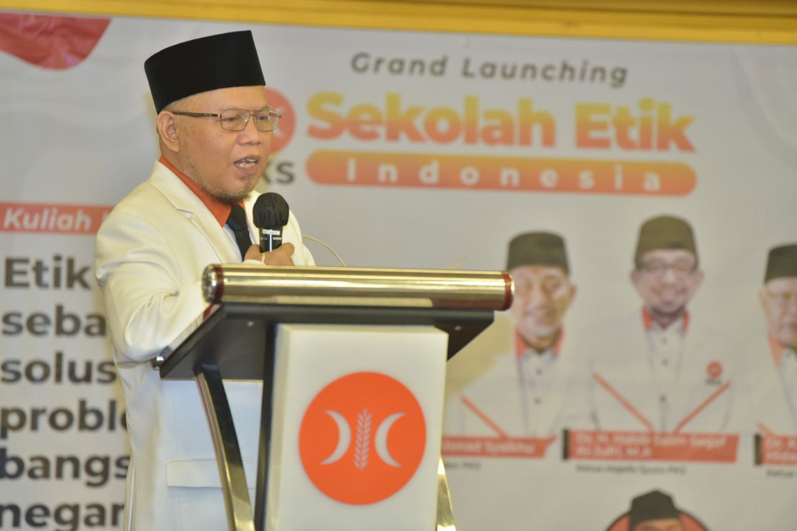 Ketua Dewan Syariah Pusat PKS, KH. Surahman Hidayat (Donny/PKSFoto)