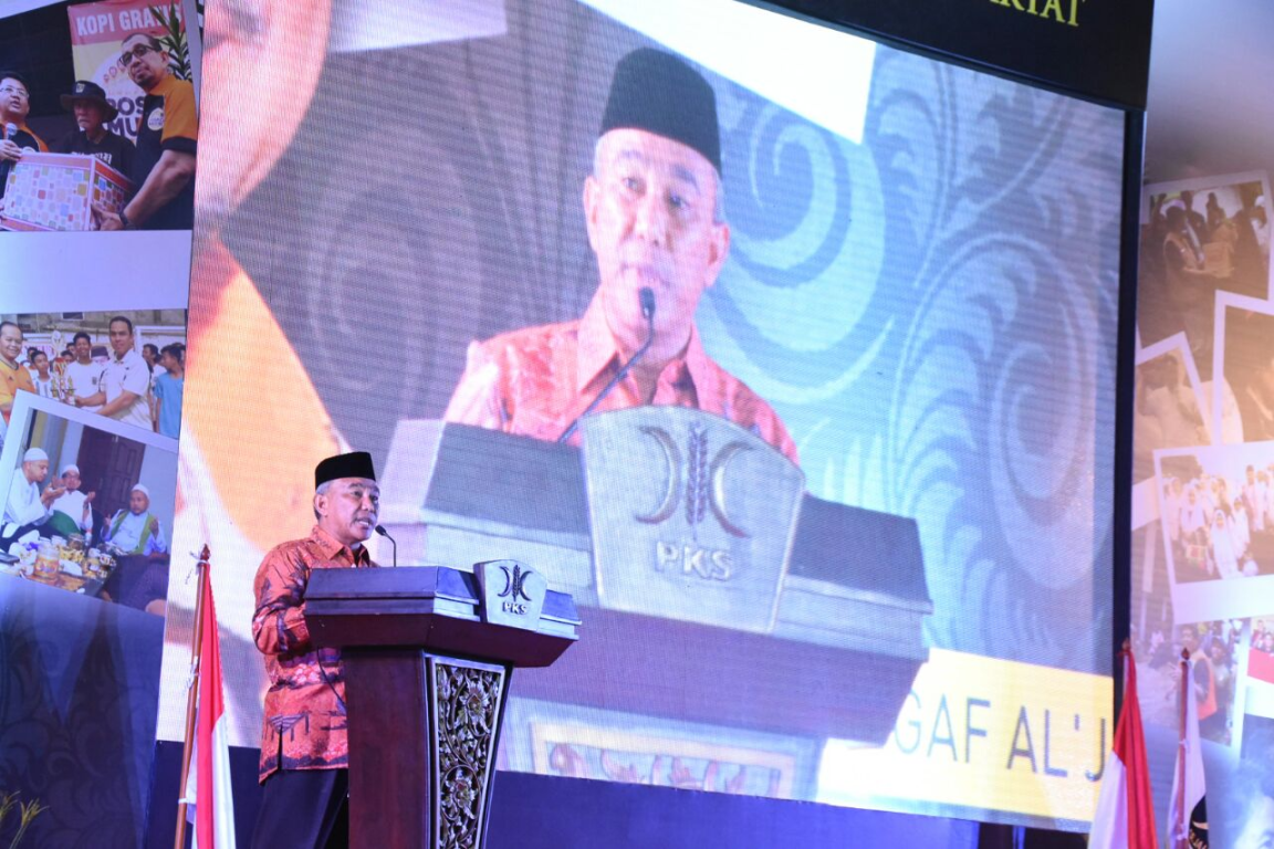 Wali Kota Depok Mohammad Idris memberikan sambutan dan ucapan selamat datang kepada seluruh peserta Rapat Koordinasi Nasional (Rakornas) PKS, Senin (6/3)